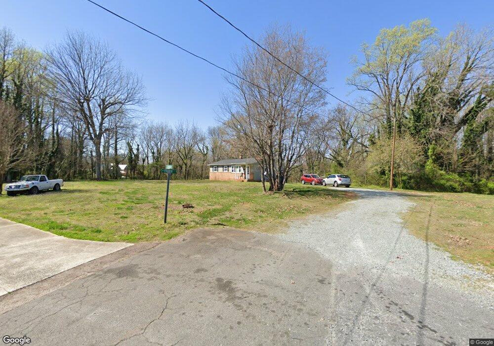 607 N 4th Ave, Siler City, NC 27344 - photo 1