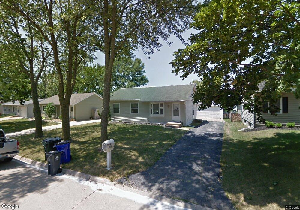 3424 Ardsley Ln SW, Cedar Rapids, IA 52404 - photo 1