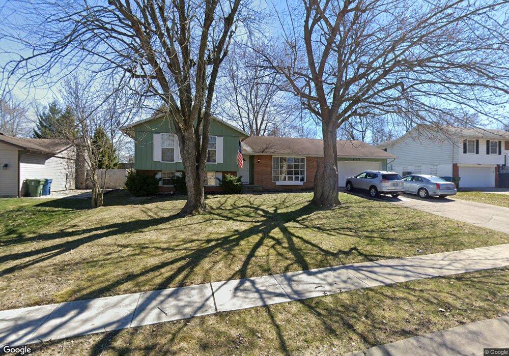 936 Hickory Dr, Marysville, OH 43040 - photo 1