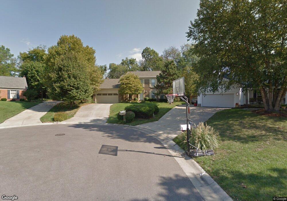 1872 Wexwood Ln, Cincinnati, OH 45255 - photo 1