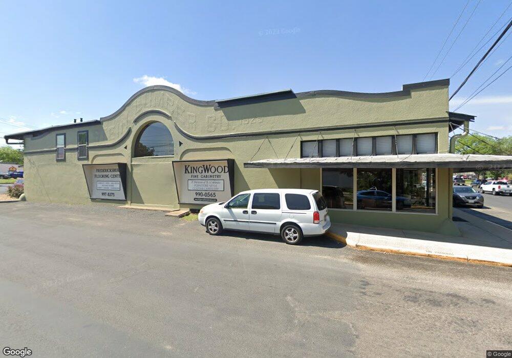 401 S Lincoln St, Fredericksburg, TX 78624 - photo 1