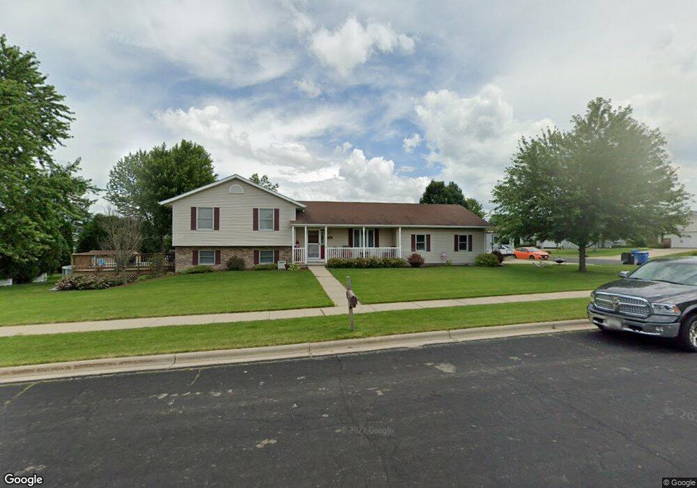 680 Stonebriar Ln, Oregon, WI 53575 - photo 1