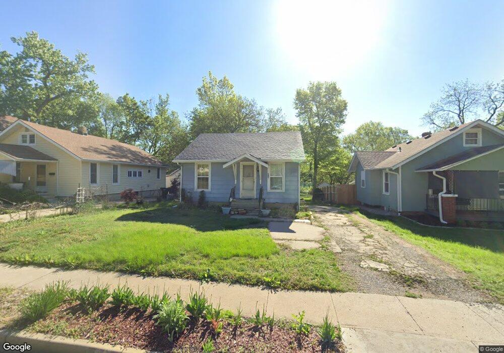 818 SW Warren Ave, Topeka, KS 66606 - photo 1