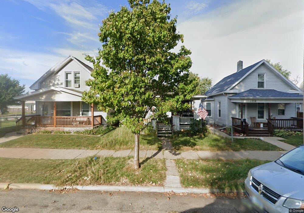 1220 K St SW, Cedar Rapids, IA 52404 - photo 1