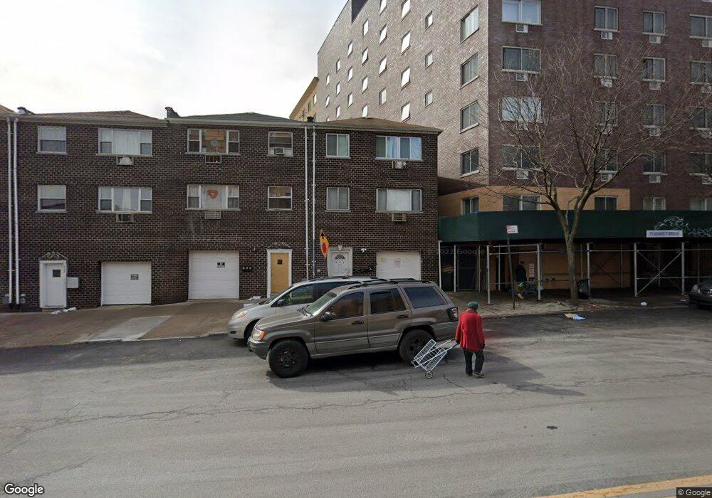 676 Sagamore St, Bronx, NY 10462 - photo 1