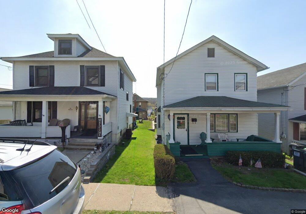 212 Whitmore Ave, Mayfield, PA 18433 - photo 1
