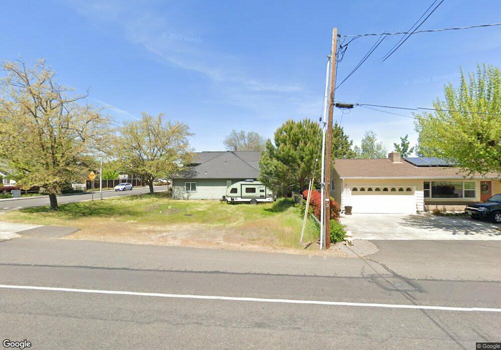 1734 Beall Ln, Central Point, OR 97502 - photo 1