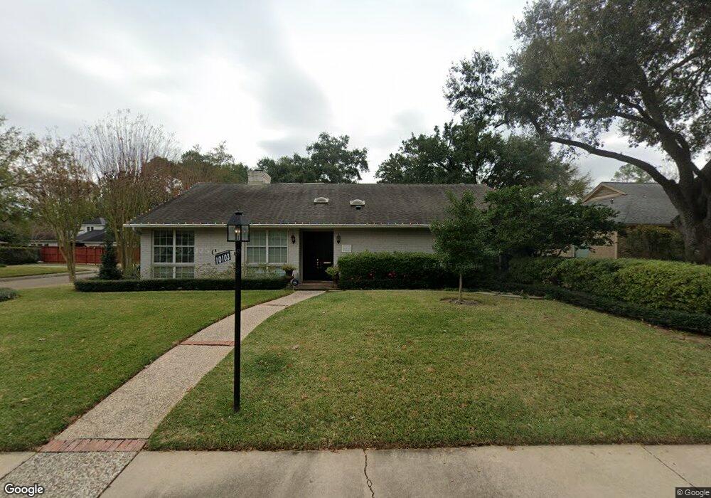 10103 Olympia Dr, Houston, TX 77042 - photo 1