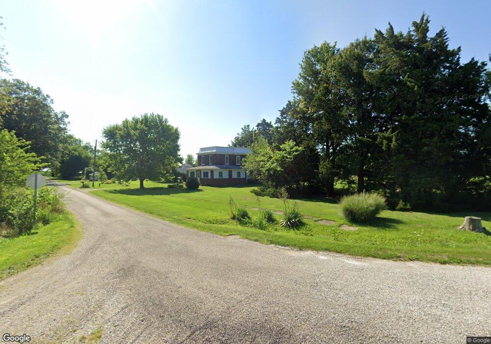 102 E Madison St, Shumway, IL 62461 - photo 1