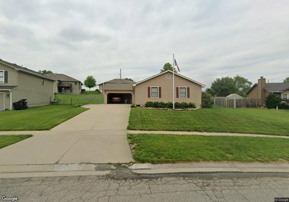 3709 SW Moundview Dr, Topeka, KS 66610 - photo 1