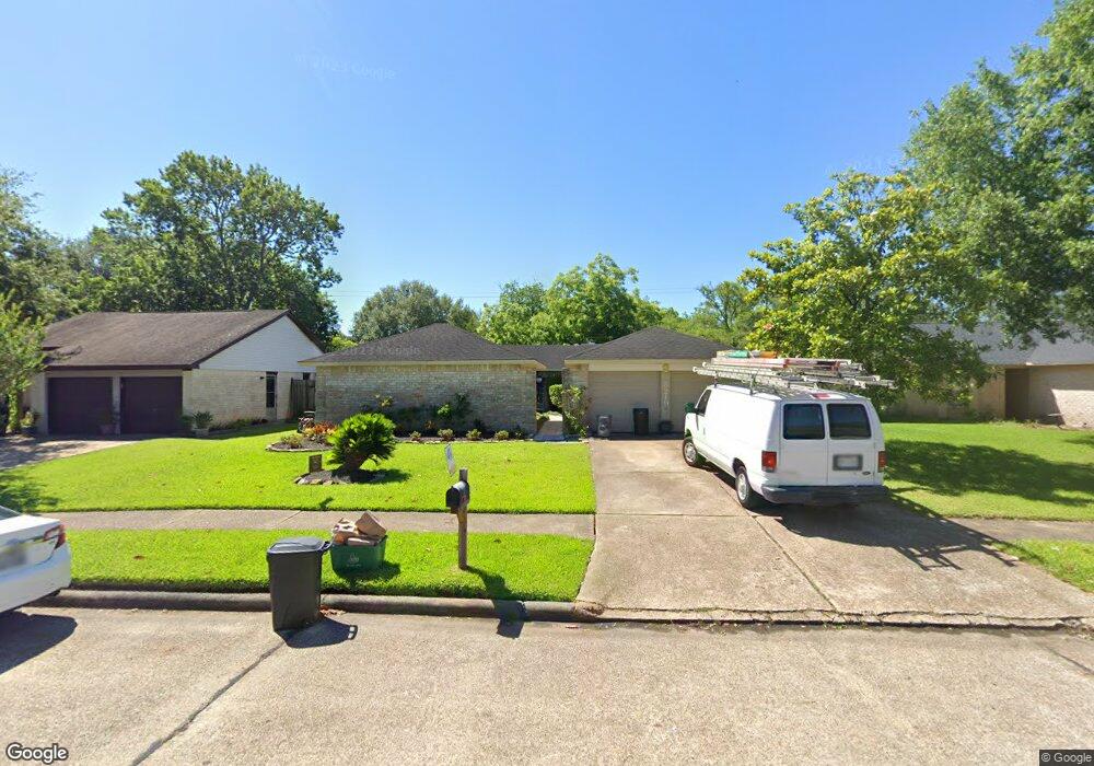 5219 Royal Pkwy, Friendswood, TX 77546 - photo 1