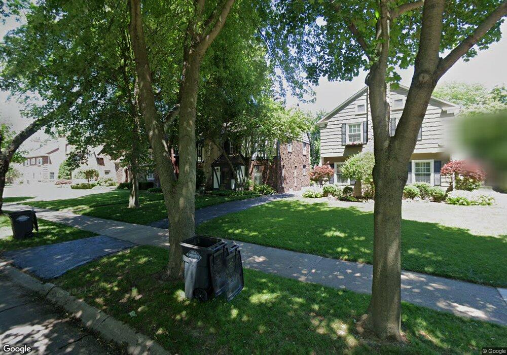 664 Lincoln Rd, Grosse Pointe, MI 48230 - photo 1