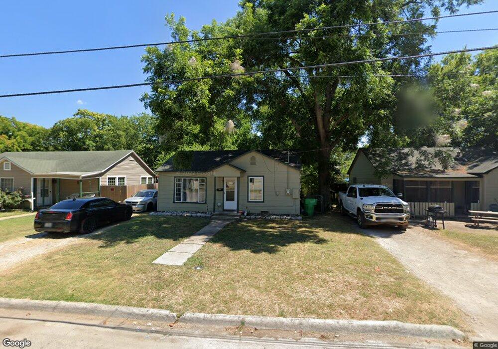 1412 E Tennie St, Gainesville, TX 76240 - photo 1