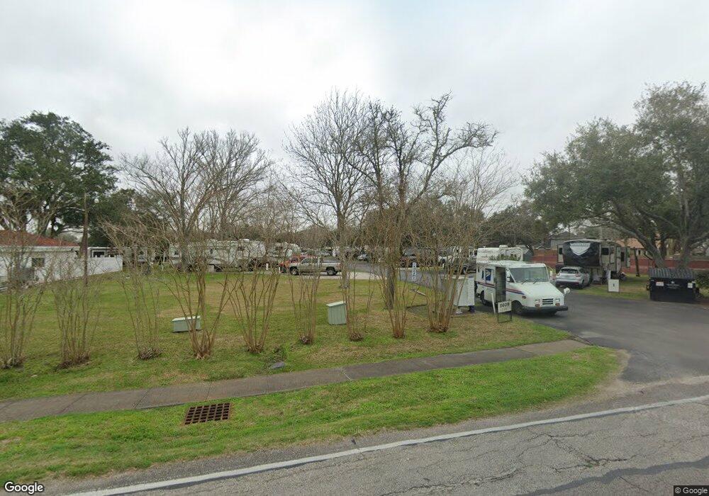 2607 W South St, Alvin, TX 77511 - photo 1