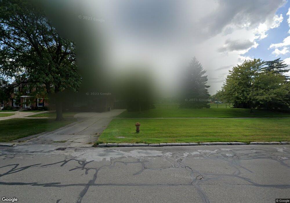 427 Moross Rd, Grosse Pointe Farms, MI 48236 - photo 1