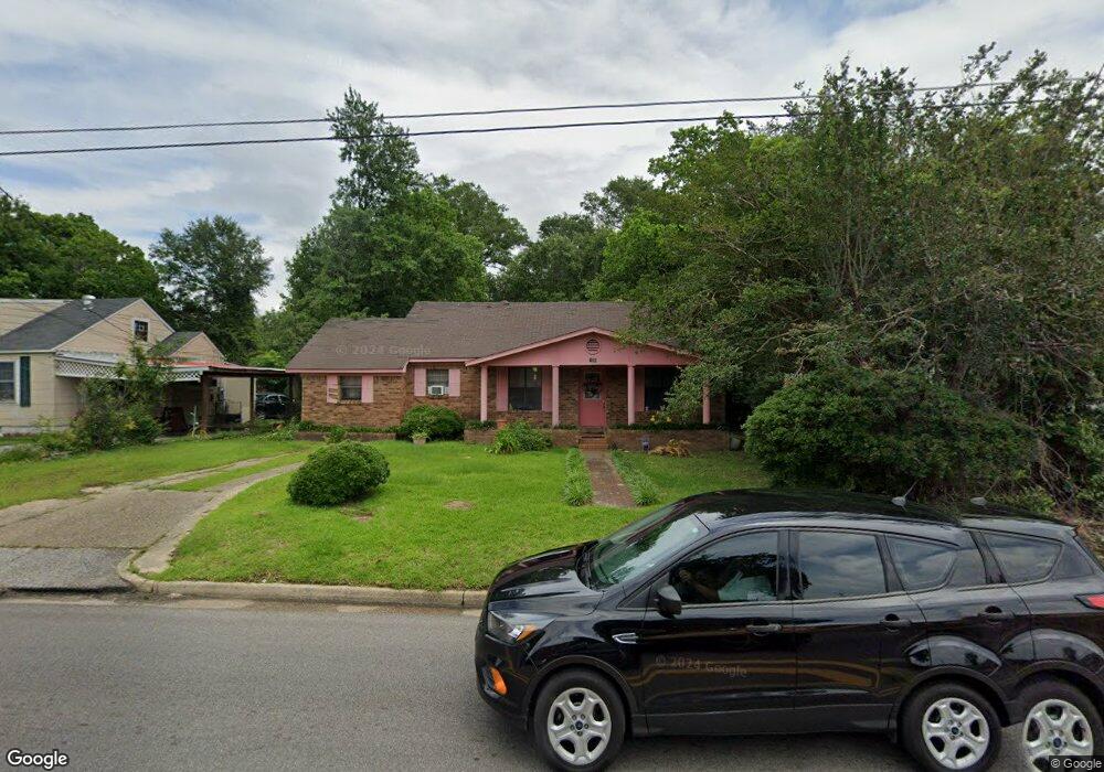 725 S 16th Ave, Laurel, MS 39440 - photo 1