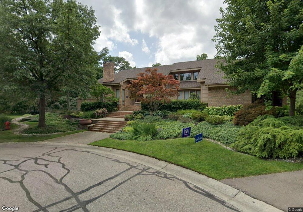 5573 Hartford Ct unit 6, Bloomfield Hills, MI 48301 - photo 1