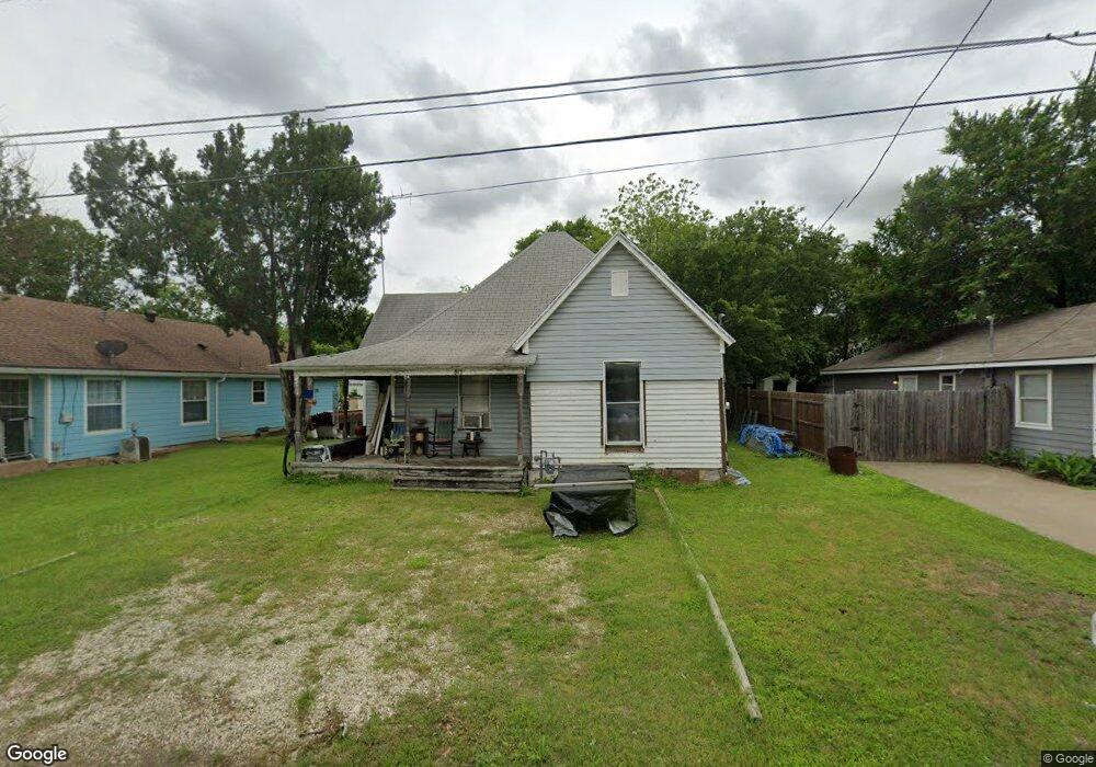 817 N Wilhite St, Cleburne, TX 76031 - photo 1