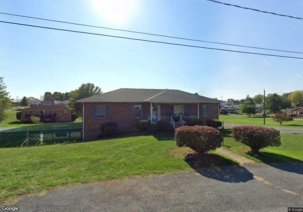 2 Oak Crest Dr unit 1, Luray, VA 22835 - photo 1