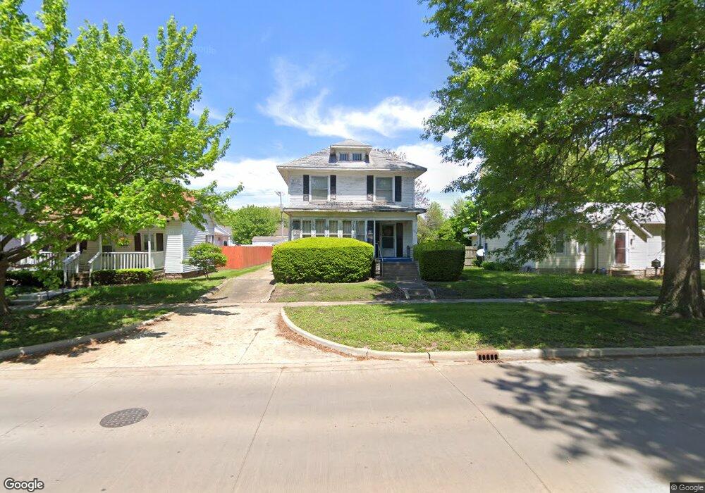 904 Marshall Ave, Mattoon, IL 61938 - photo 1