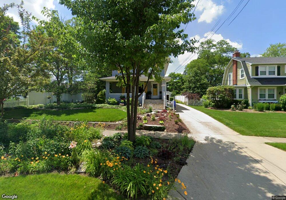 606 S Washington St, Wheaton, IL 60187 - photo 1