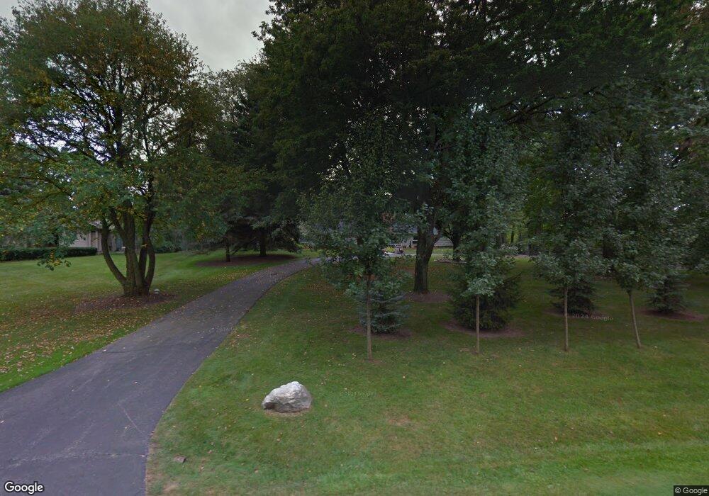 410 Thetford Ln, Bloomfield Hills, MI 48304 - photo 1