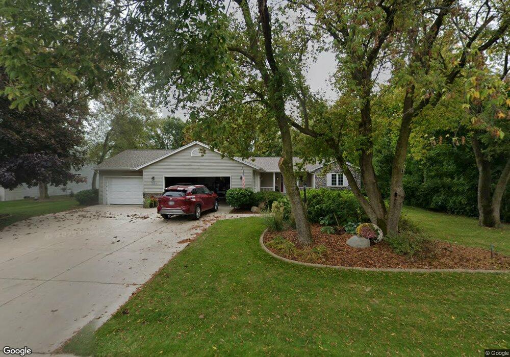 N104W16275 Hedge Way, Germantown, WI 53022 - photo 1