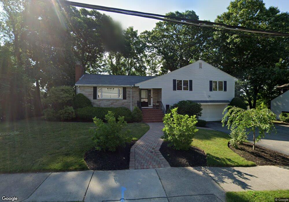 58 Druid Hill Rd, Newton Highlands, MA 02461 - photo 1