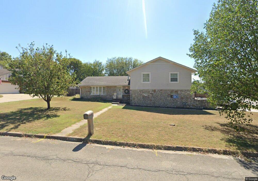 2501 Dorchester Dr, Bartlesville, OK 74006 - photo 1