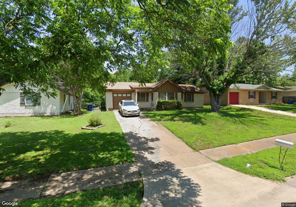 2622 Woodlawn Dr, Ennis, TX 75119 - photo 1