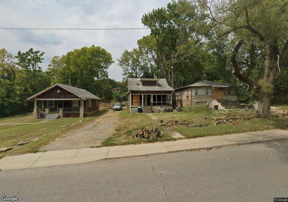 6816 Cleveland Ave, Kansas City, MO 64132 - photo 1
