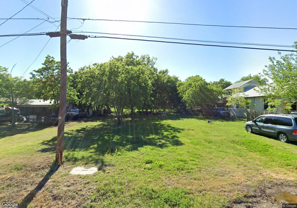 725 S Taylor St, Gainesville, TX 76240 - photo 1