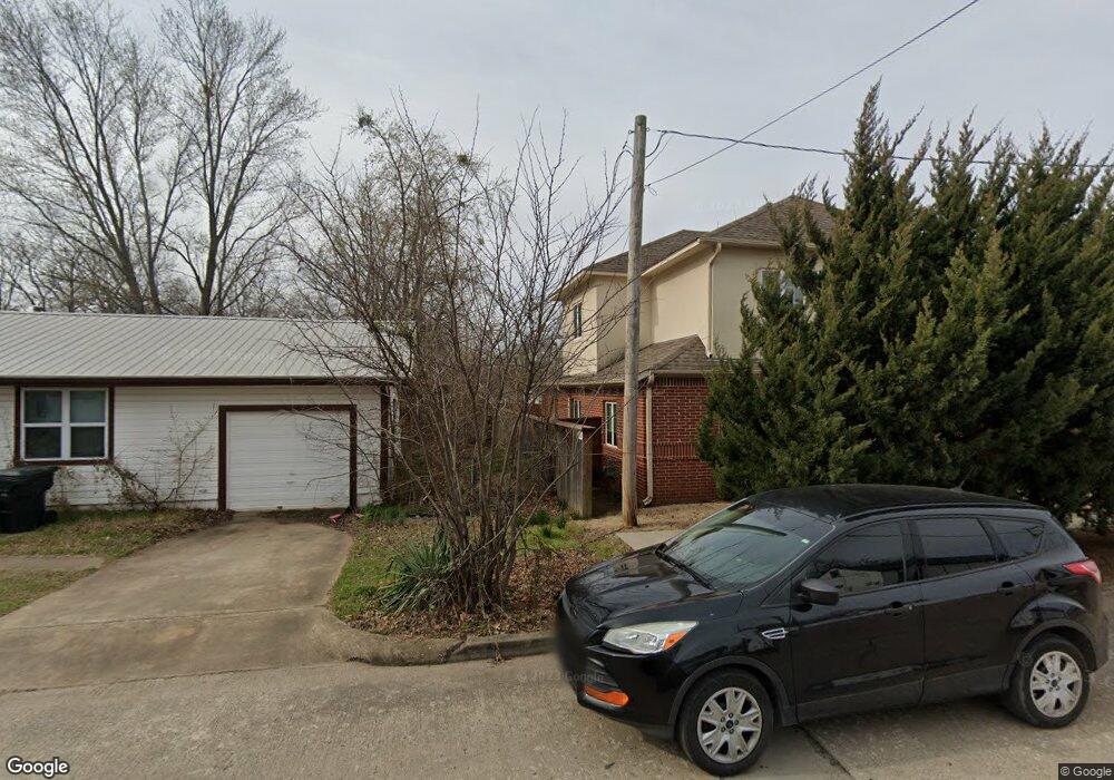 237 W Claremore St, Claremore, OK 74017 - photo 1