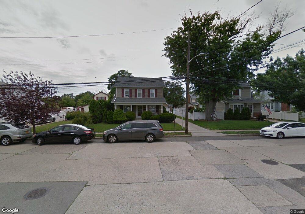 15 Taft Ave, Lynbrook, NY 11563 - photo 1