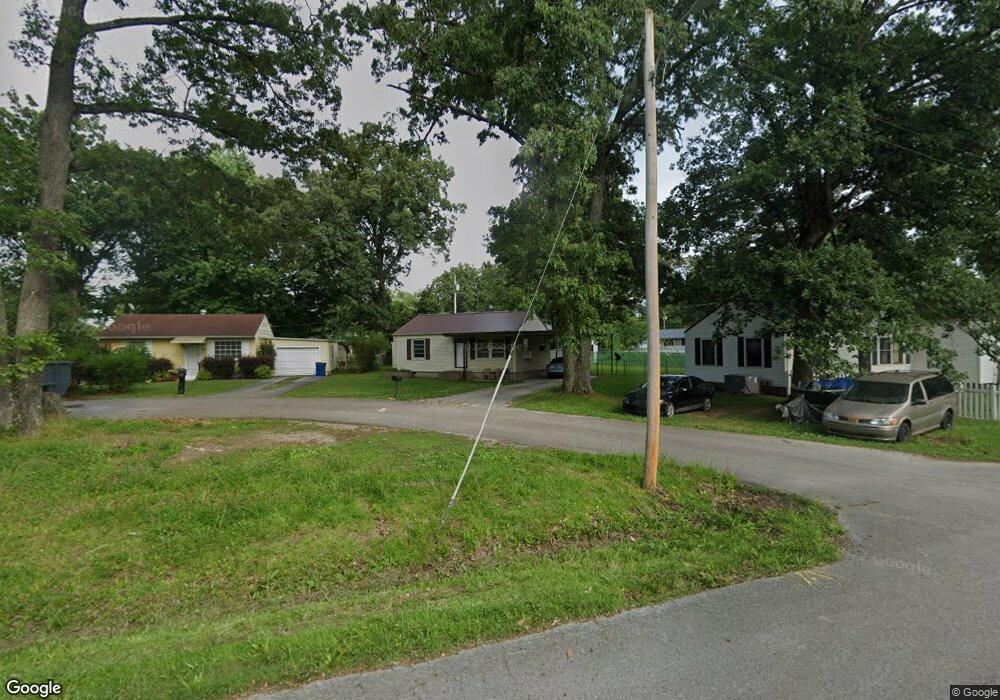 909 Woodland Ct, Manchester, TN 37355 - photo 1