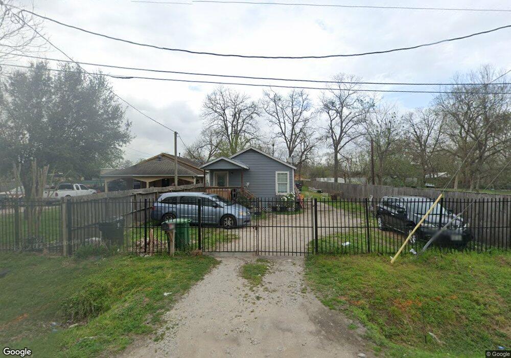 1020 Calvin Ave, Houston, TX 77088 - photo 1