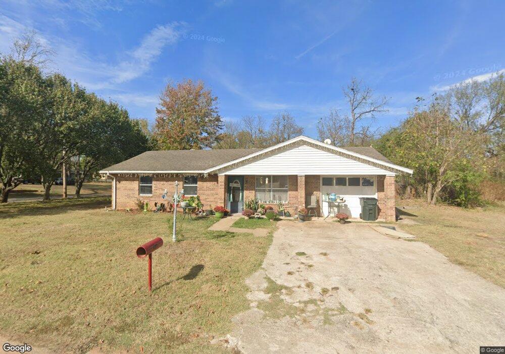 423 W 16th St, Okmulgee, OK 74447 - photo 1