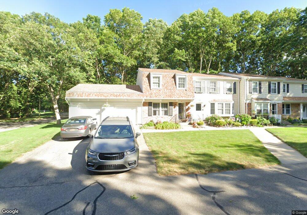 2 Bartlett Commons, Yaphank, NY 11980 - photo 1