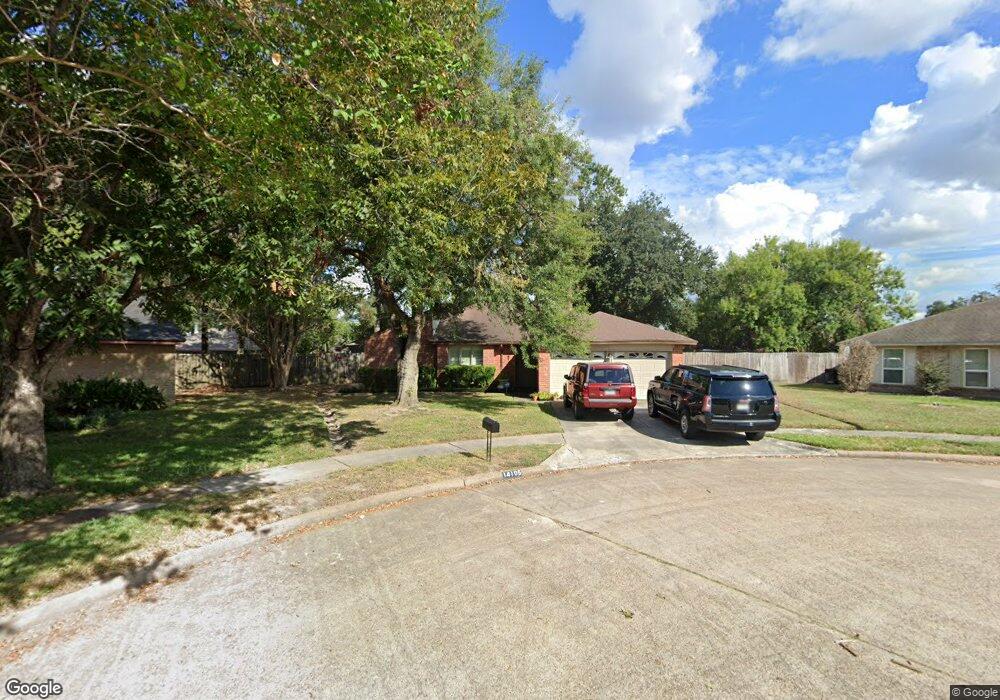14106 Sandy Point Ln, Houston, TX 77066 - photo 1