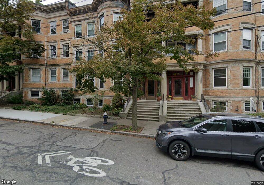 94 Naples Rd unit 2, Brookline, MA 02446 - photo 1