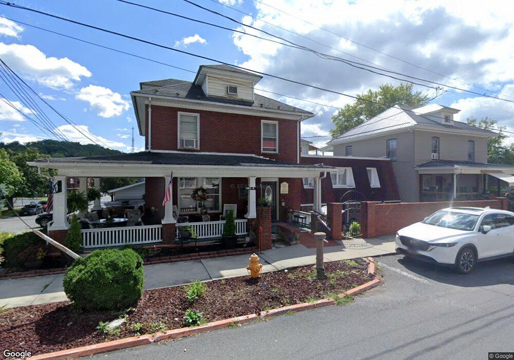 184 Wilkes St unit 2, Berkeley Springs, WV 25411 - photo 1