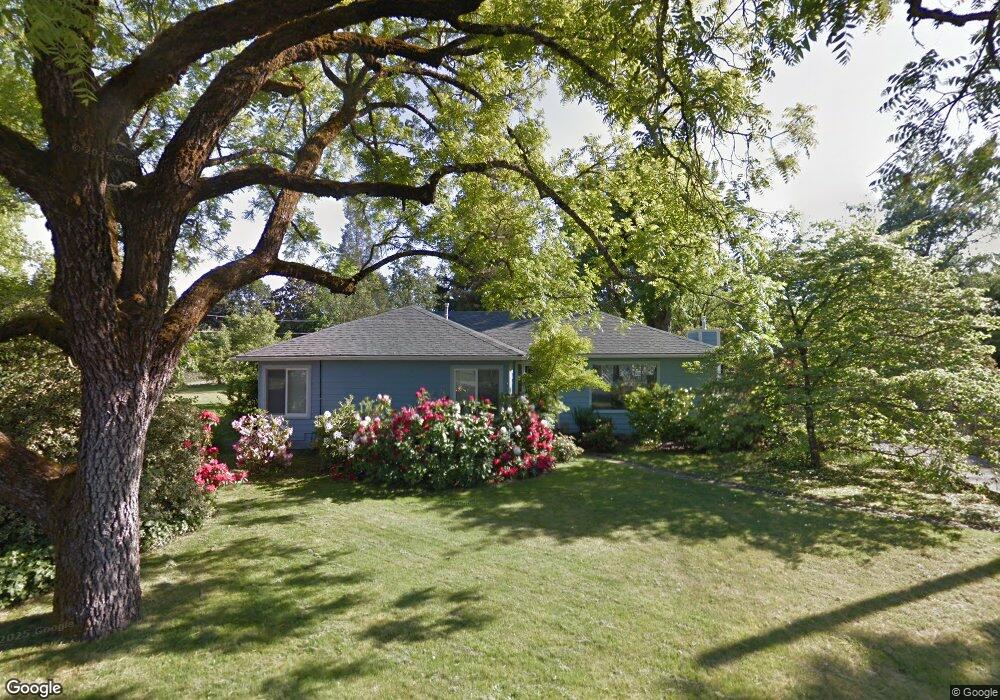 527 SE M St, Grants Pass, OR 97526 - photo 1