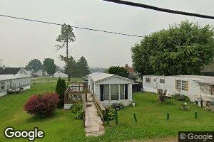 211 1/2 W South St, Barnesville, OH 43713