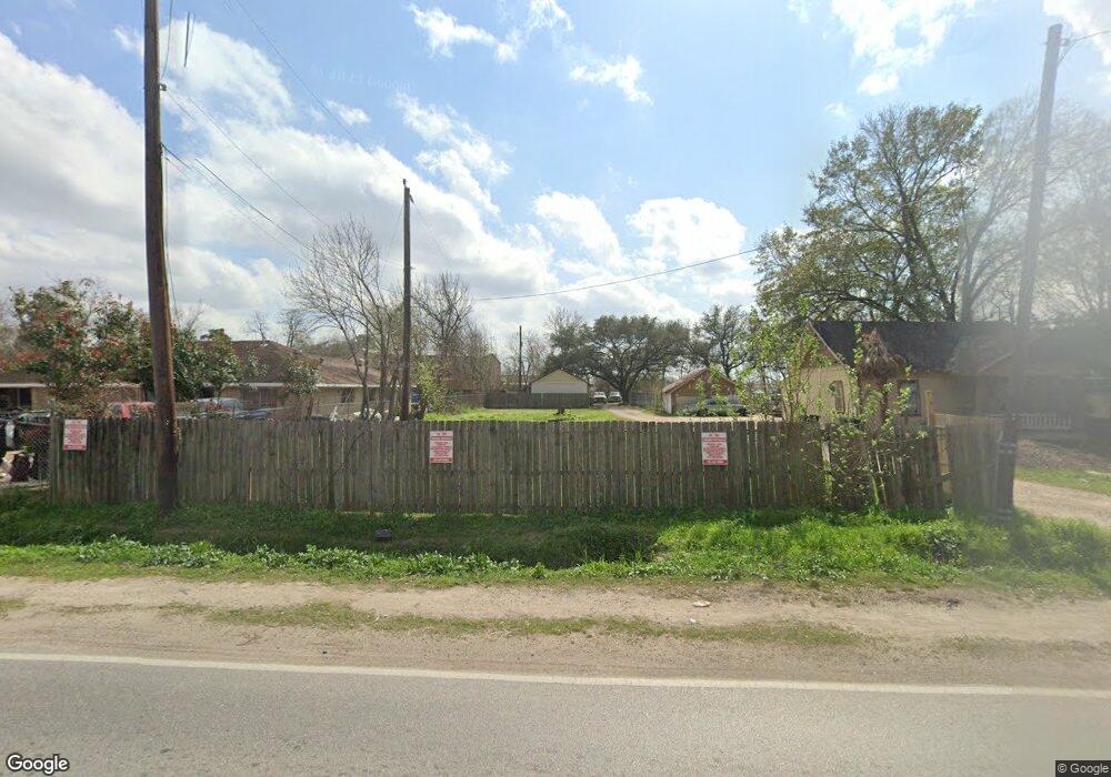 24 Berry Rd, Houston, TX 77022 - photo 1