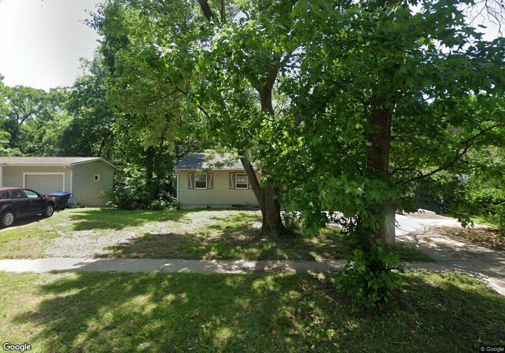 3129 SW Mcclure Rd, Topeka, KS 66614 - photo 1