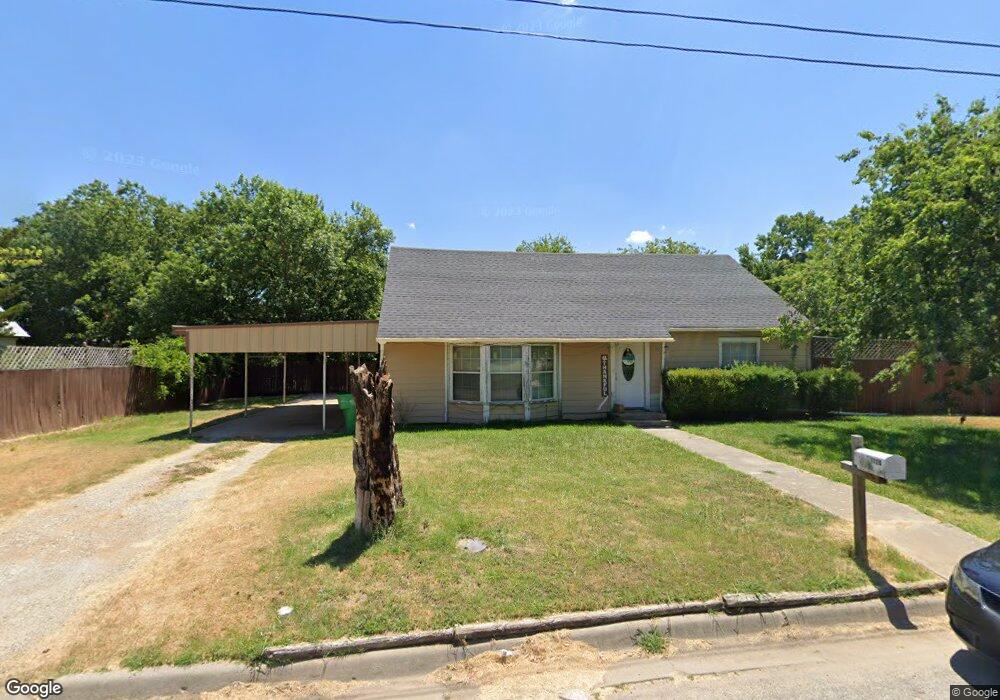 1120 Witherspoon St, Gainesville, TX 76240 - photo 1