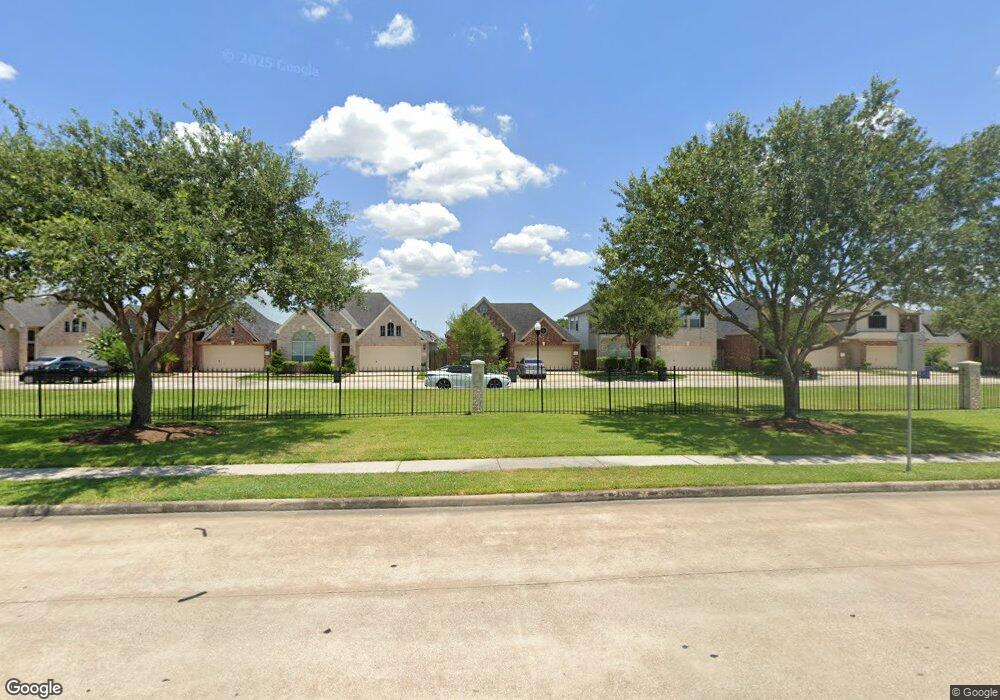 10519 Quiet Villas Ln, Houston, TX 77075 - photo 1