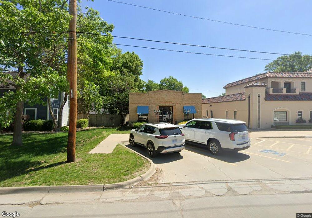 1240 SW Oakley Ave, Topeka, KS 66604 - photo 1