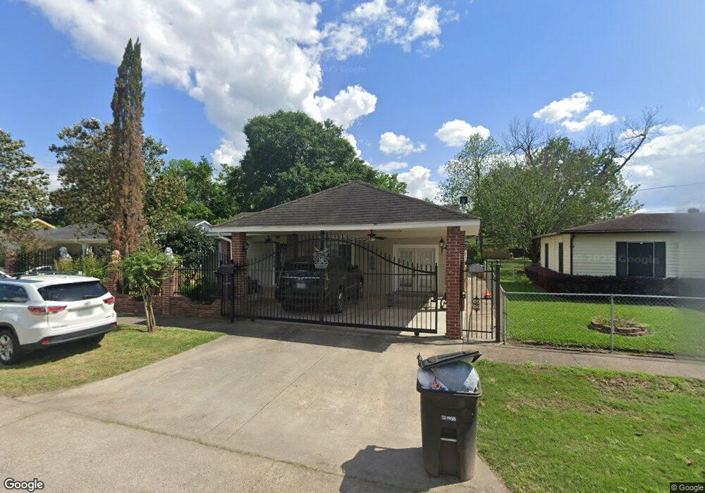246 Lena Dr, Houston, TX 77022 - photo 1
