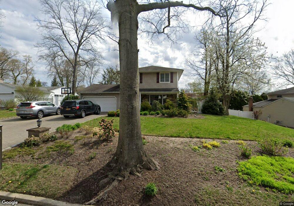 9 Pimlico Dr, ComMacK, NY 11725 - photo 1